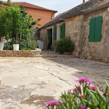 The Heart Of Dalmatia Apartment Primosten